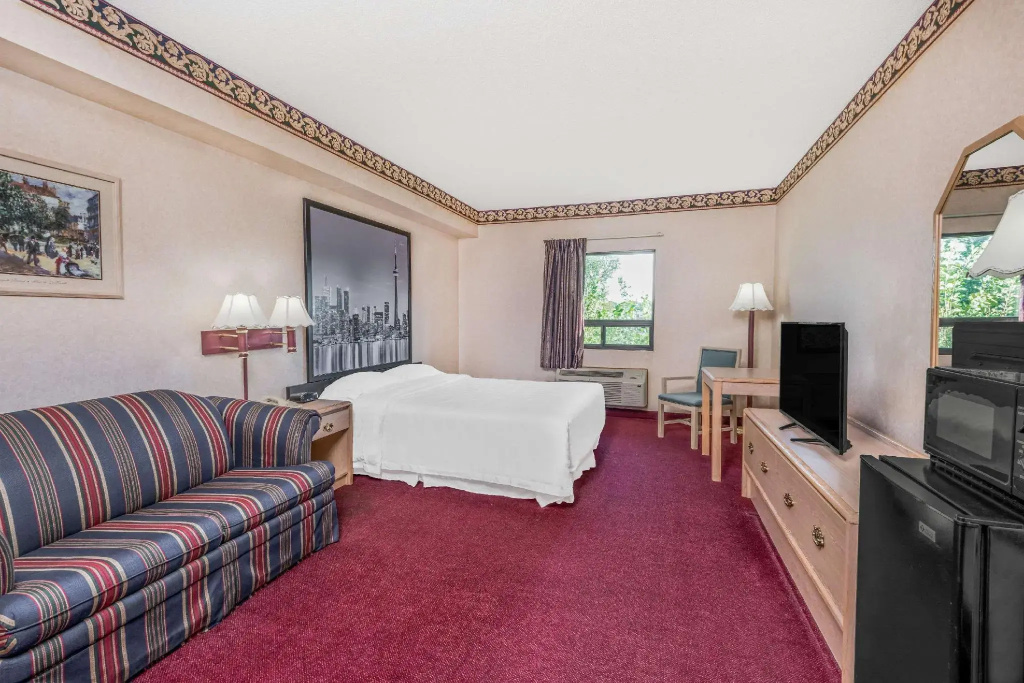 Standard Double room (full double bed)