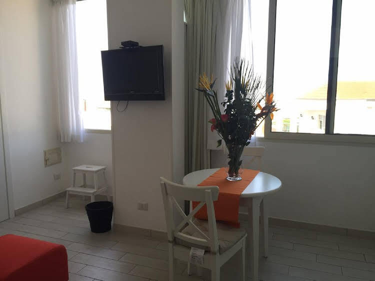 gallery_image_hidden_13