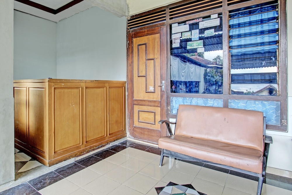 OYO 93660 New Family Hotel Syariah