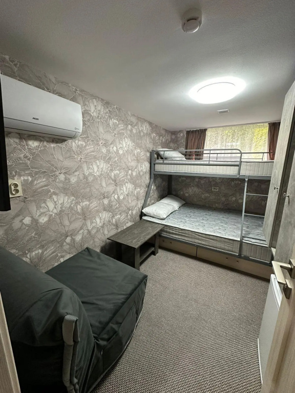 Economy Family room