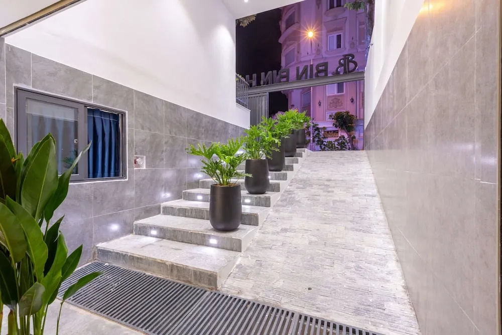 Bin Bin Hotel 18 - Near Thu Thiem Villa