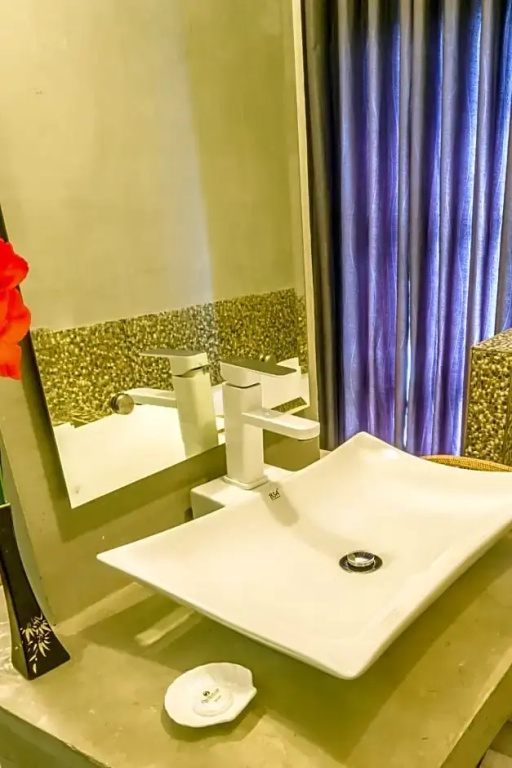 Superior Double room with balcony (full double bed)