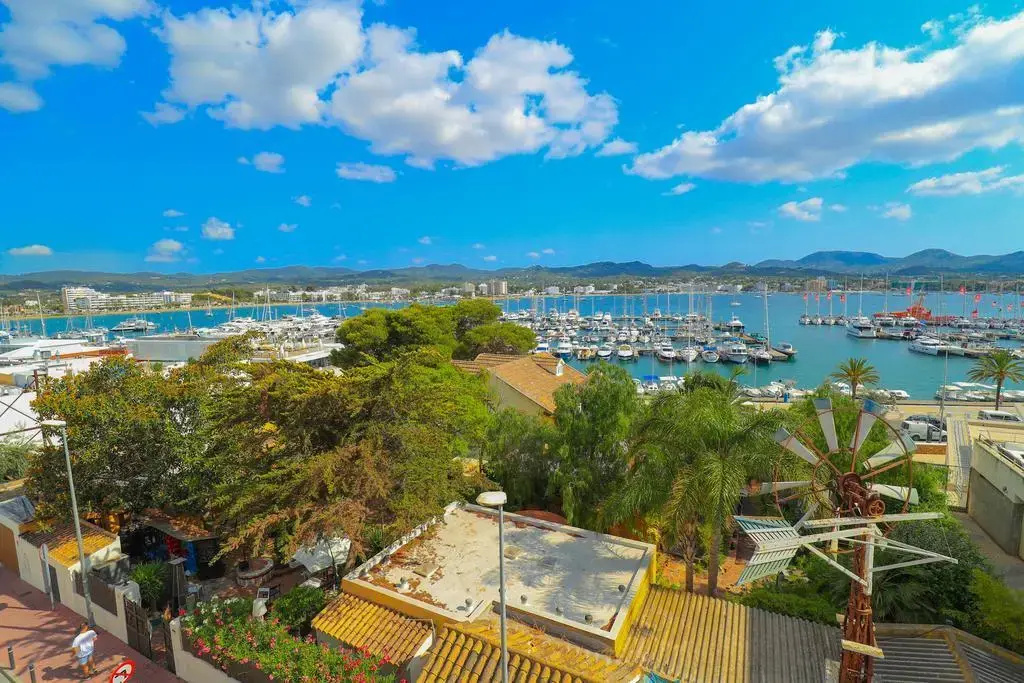 Beach & Waterfront