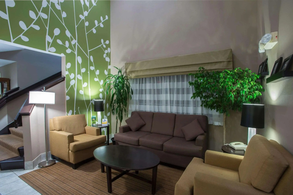 Lobby & Reception