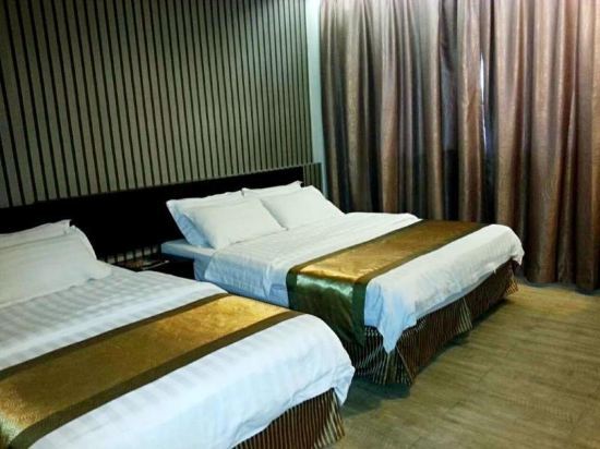 Goldenhill Hotel
