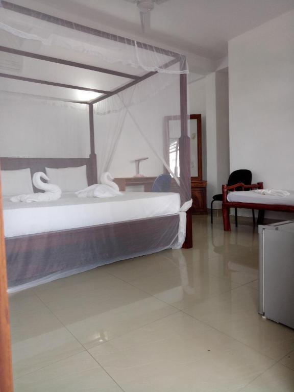 Happy Bay Guest House And Restaurant