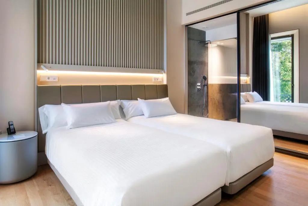 Premium Double room (full double bed)