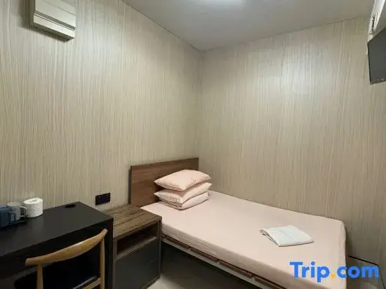 Deluxe Double room (full double bed)