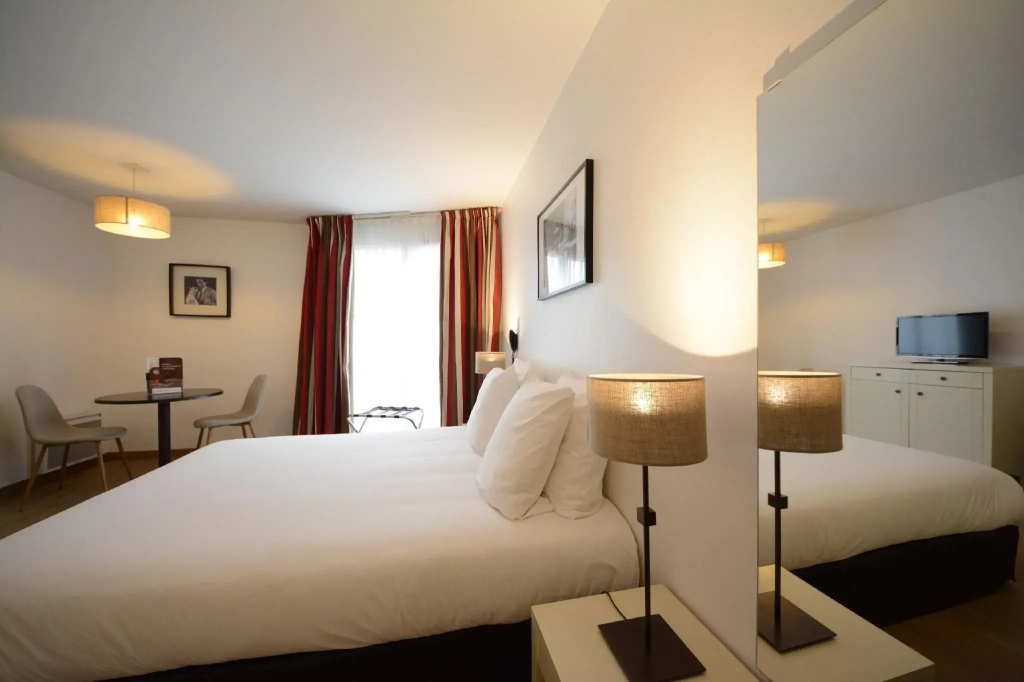 Standard Double room (full double bed)