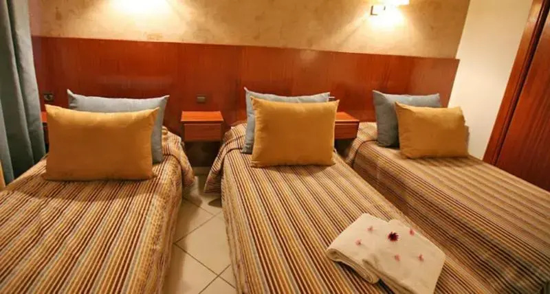 Standard Triple room with balcony