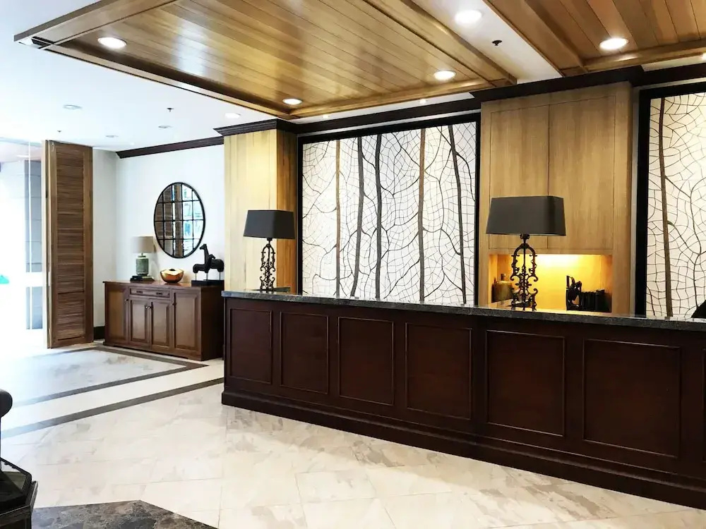 Lobby & Reception