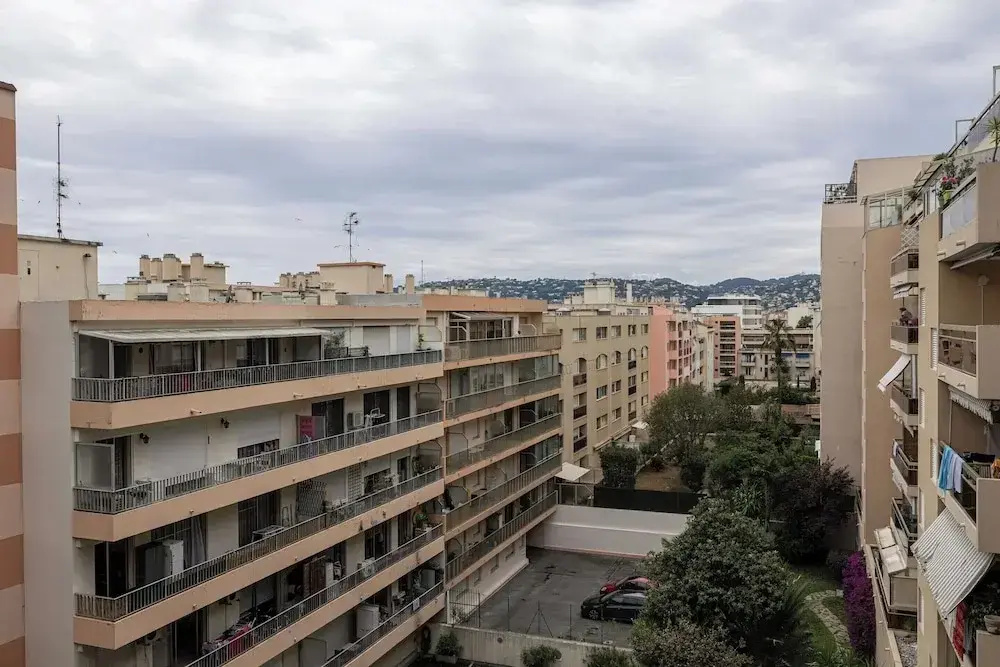 Renovated Flat 250m From the Beach - Town Centre - 2br/6p