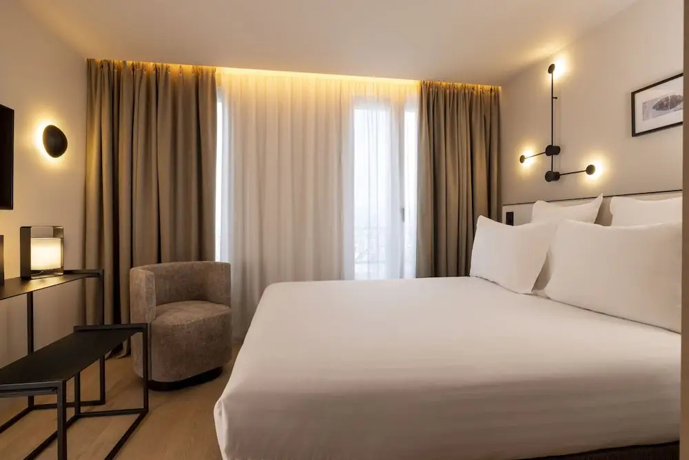Classic Double room (full double bed)