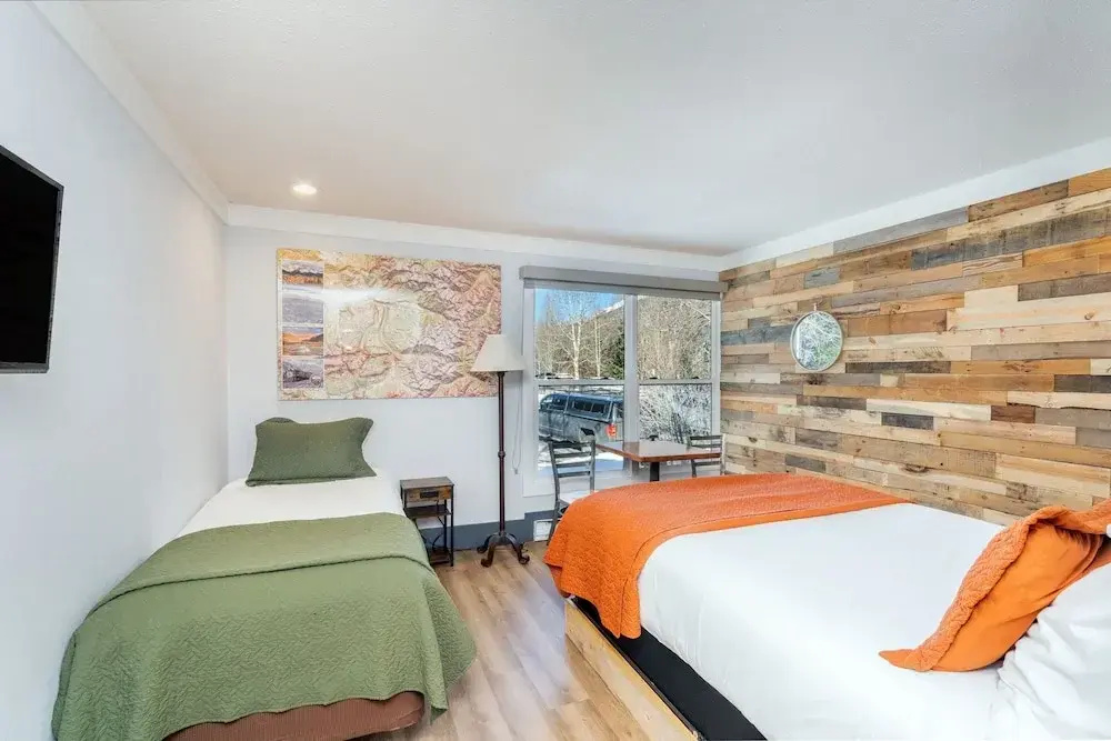 Mountainside Inn 111 1 Bedroom Hotel Room by Alpine Lodging Telluride