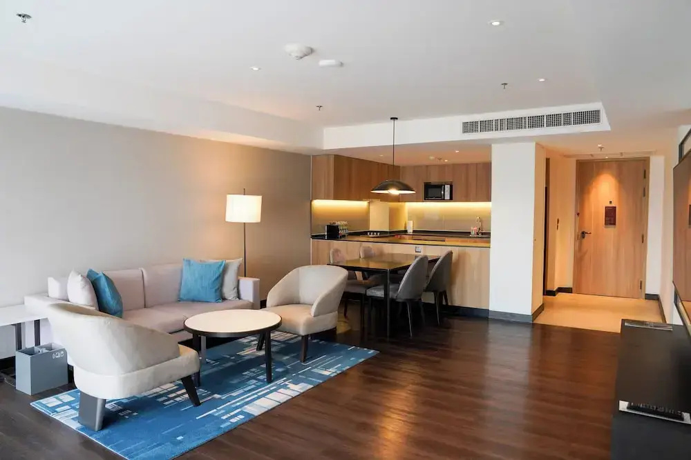 2 Bedrooms Suite with balcony