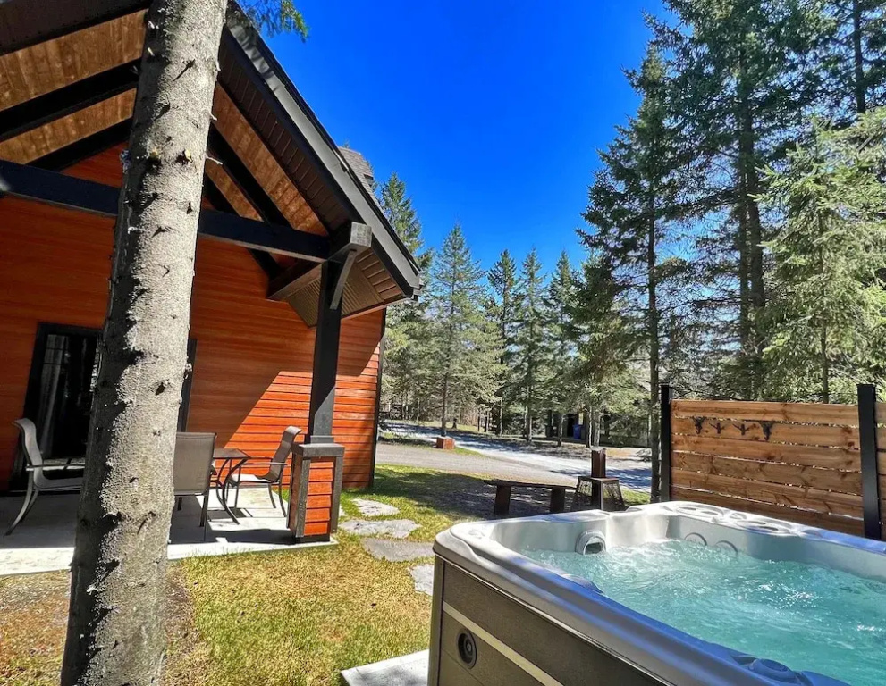 2 Bedrooms Chalet