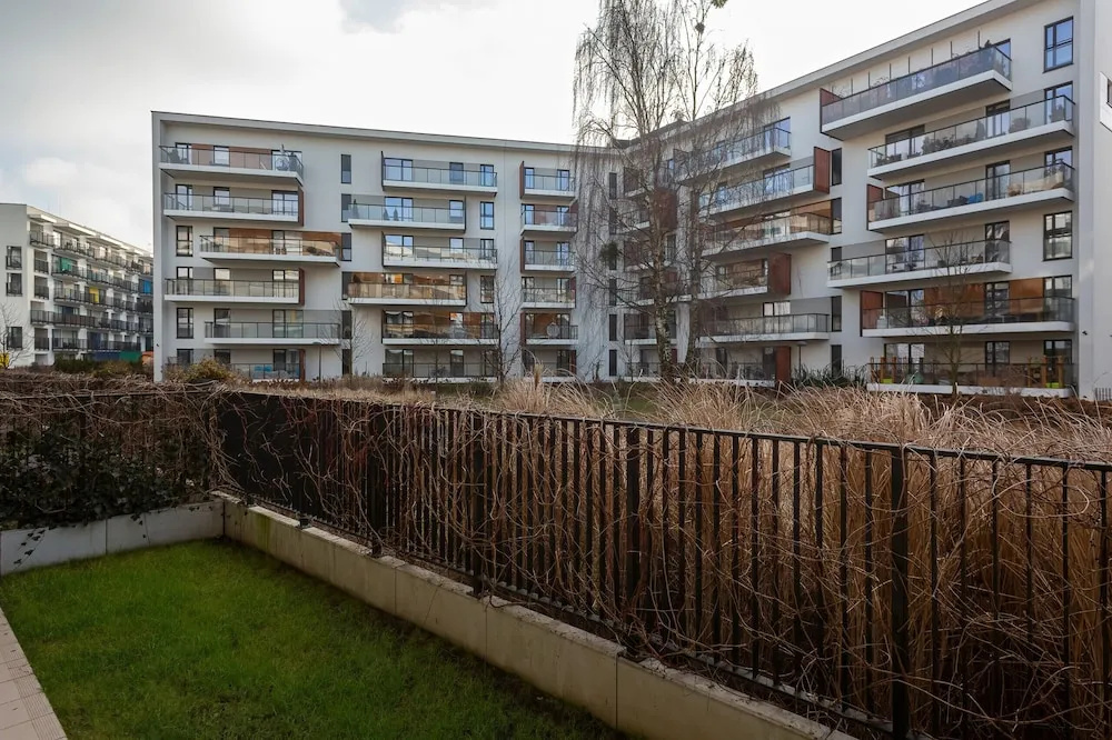 Kaliny Jędrusik Apartment by Renters
