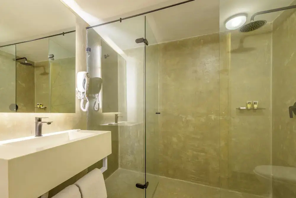 1 Bedroom Deluxe Suite with city view