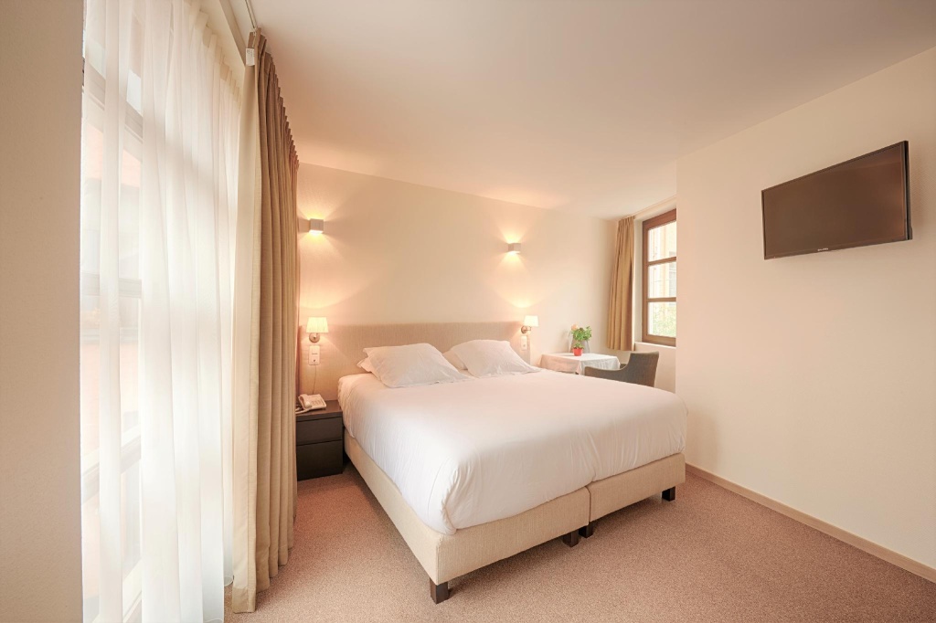 Economy Double room (full double bed) (queen size bed)
