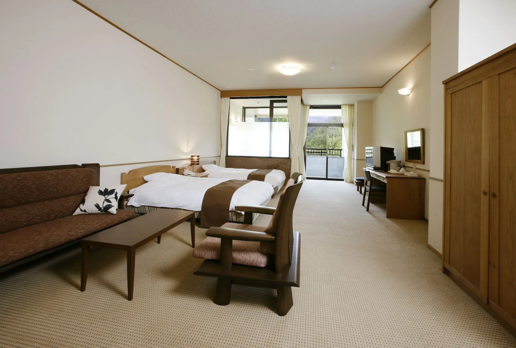 Nakaokogen Hotel Kazaguruma in Takayama