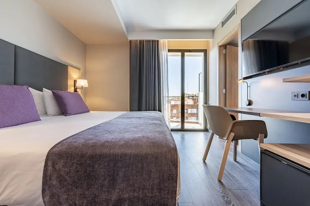 Standard Double room with balcony (full double bed)