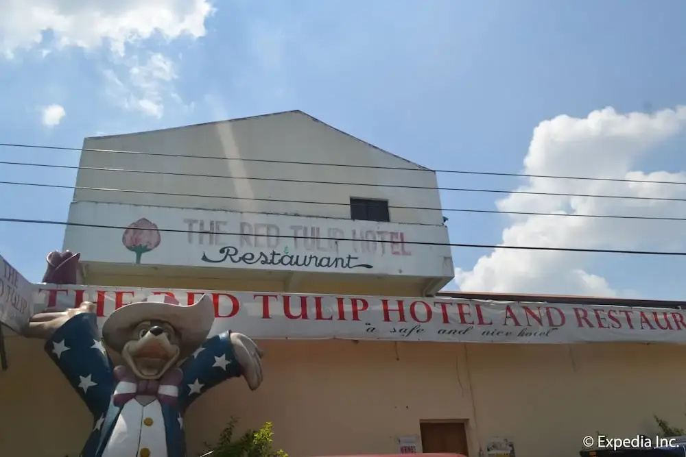 Red Tulip Hotel