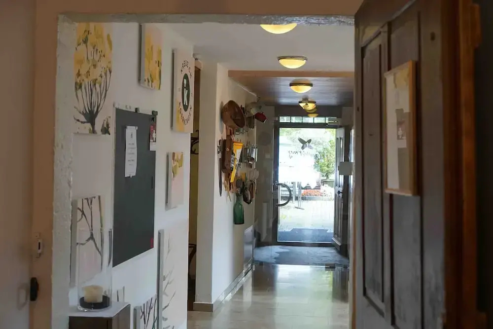 Lobby & Reception