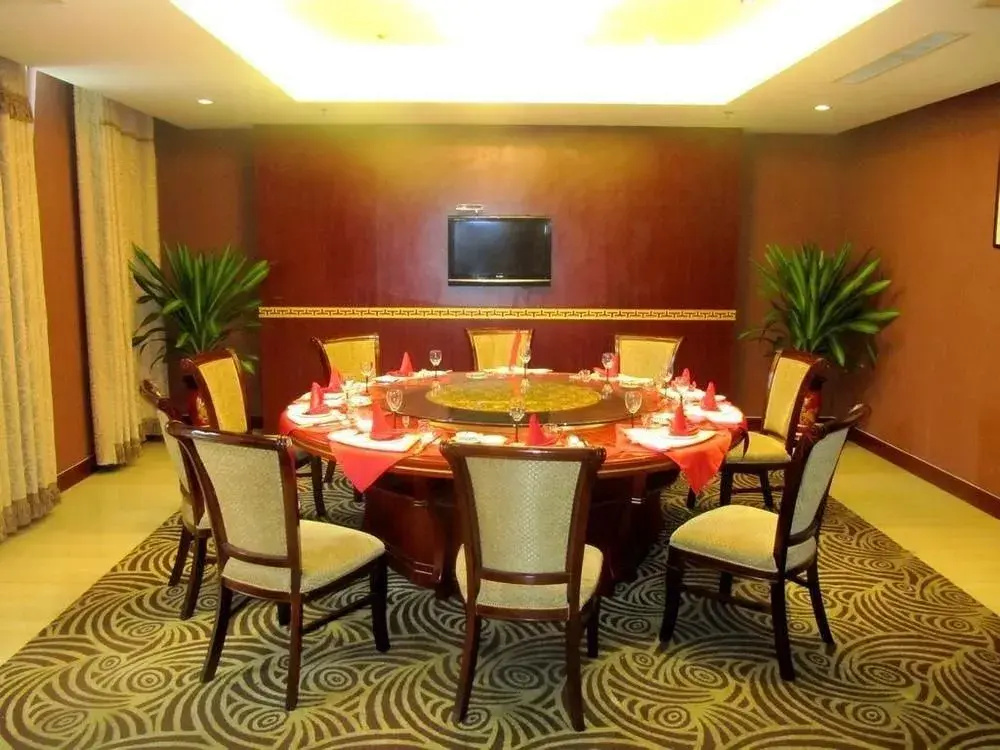 Xuzhou Zhonghui International Conference Center Hotel - фото 19