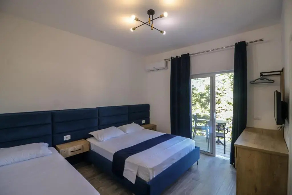 Deluxe Triple room