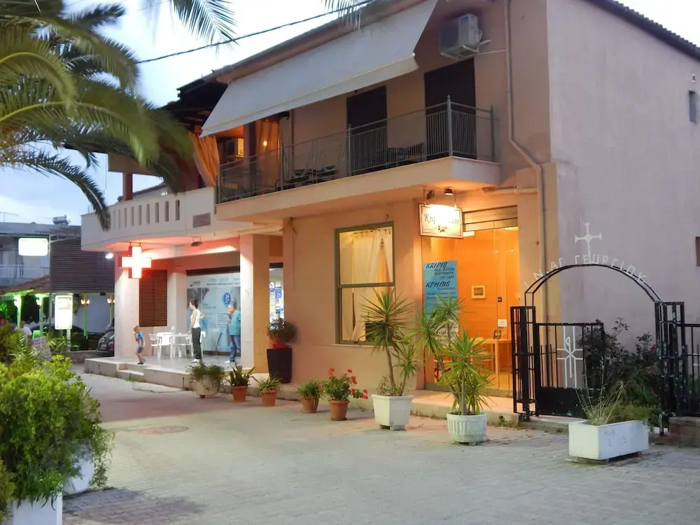 Standard Triple Basement room with balcony