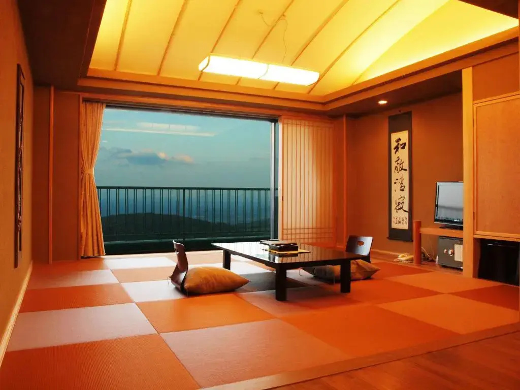 Standard room with mountain view