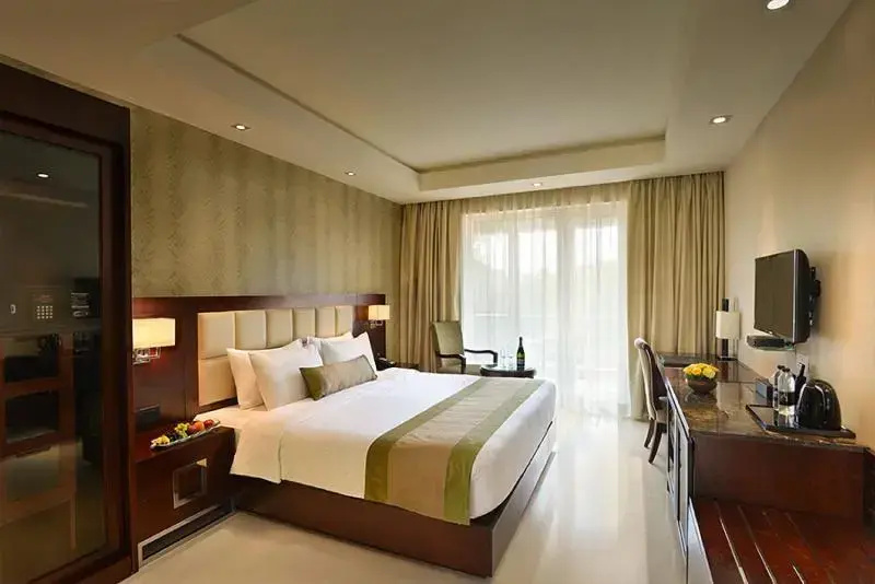 Deluxe Double room with balcony (full double bed)