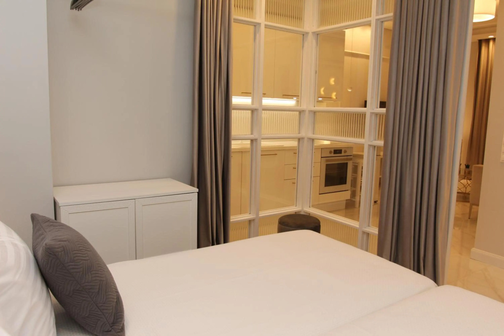 Adri & Marg luxury living