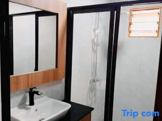 Кровать в общем номере в Club Fiji Resort