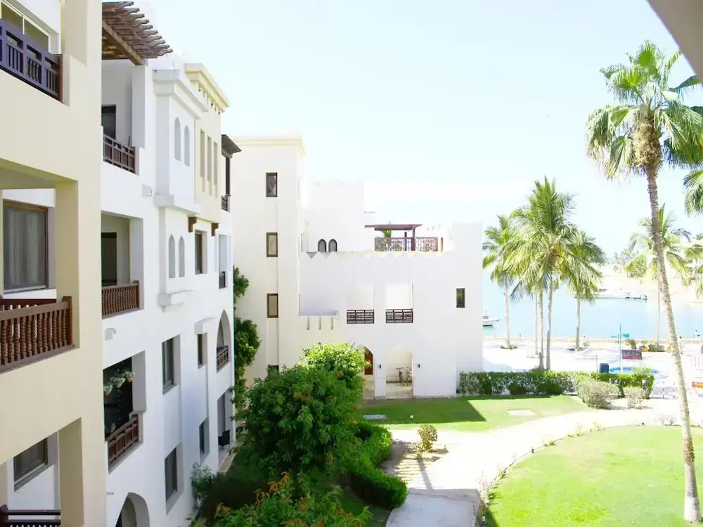 Stylish 2-bedroom Marina Escape