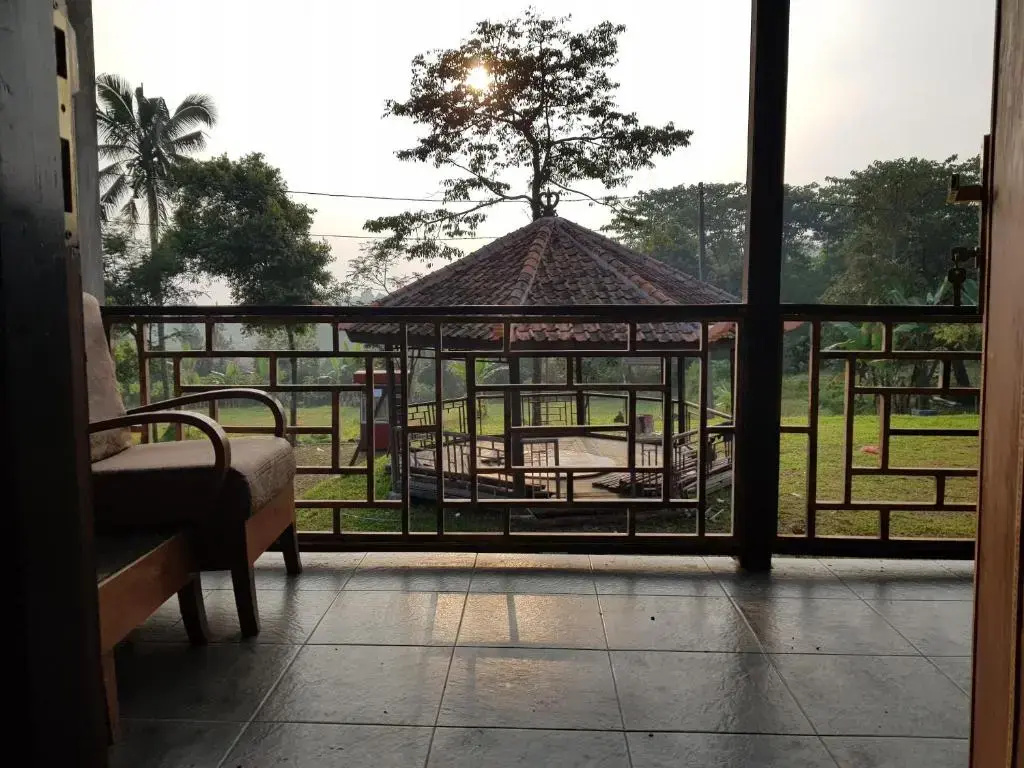 Economy room