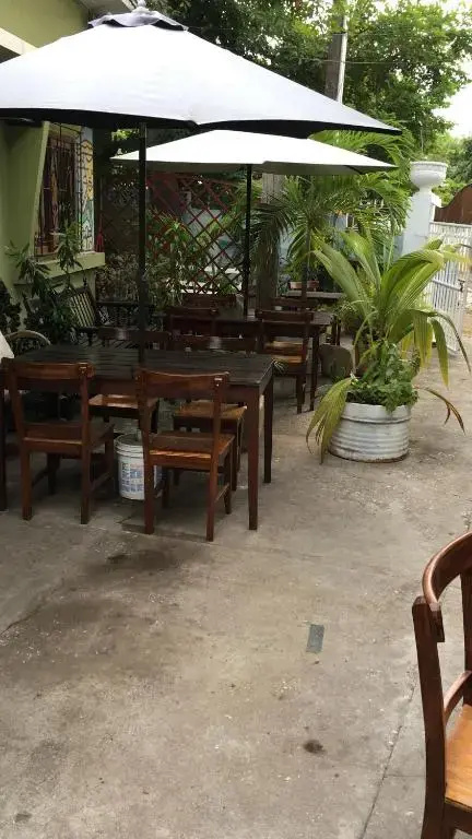 4Teen Bistro & Pub