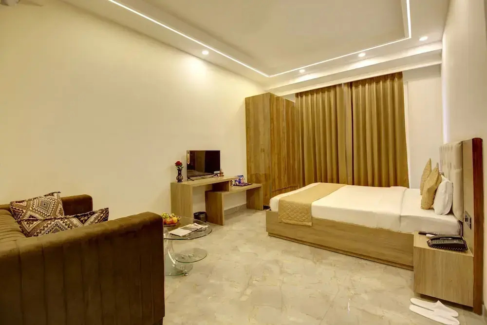 Lobby & Reception