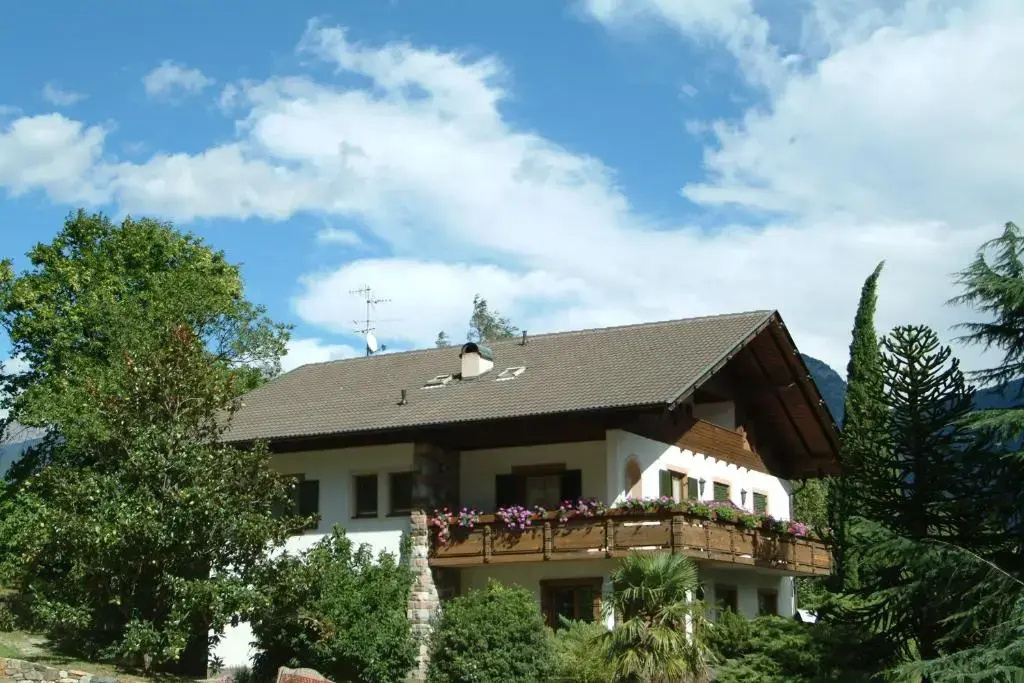 Apartment with mountain view