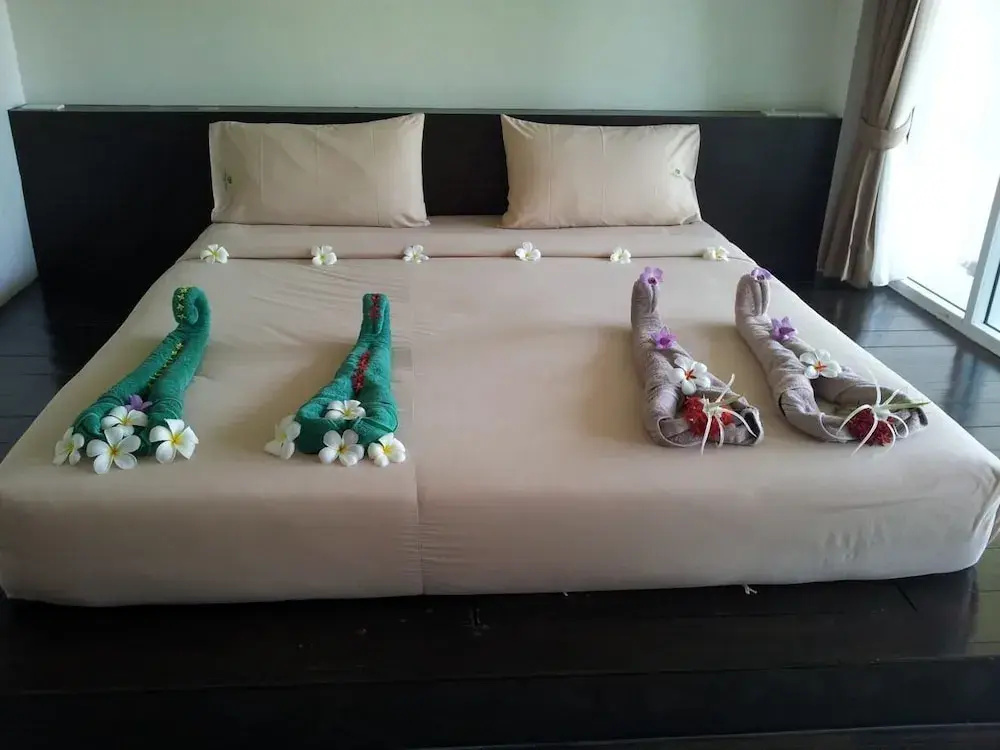 Deluxe Double room with balcony and with sea view (full double bed)
