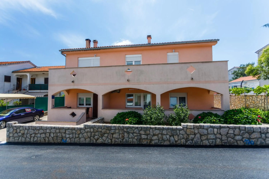 Holiday House Snjezana