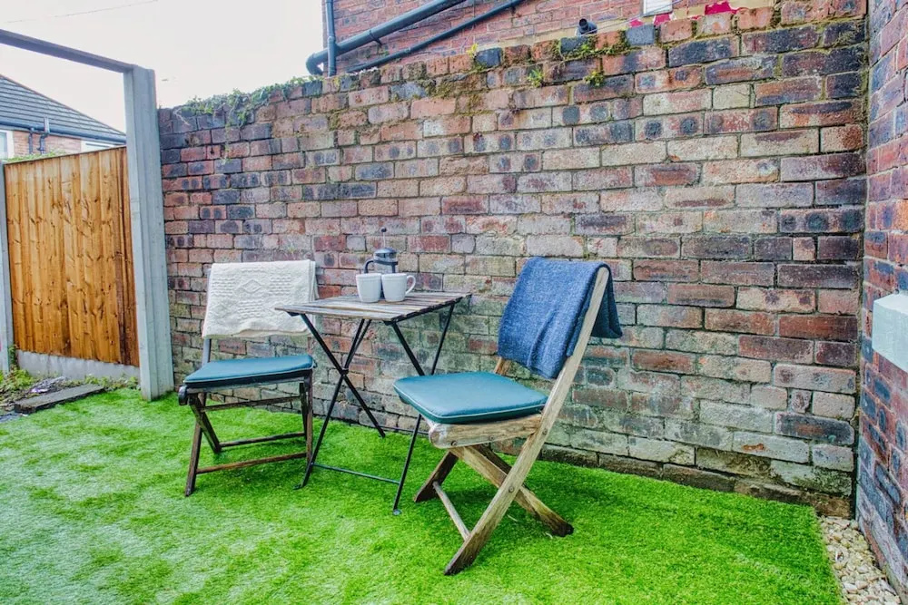 Modern 3-bed Home Sleeps 6 With Parking Fast Wifi Perfect for Contractors Long Stays