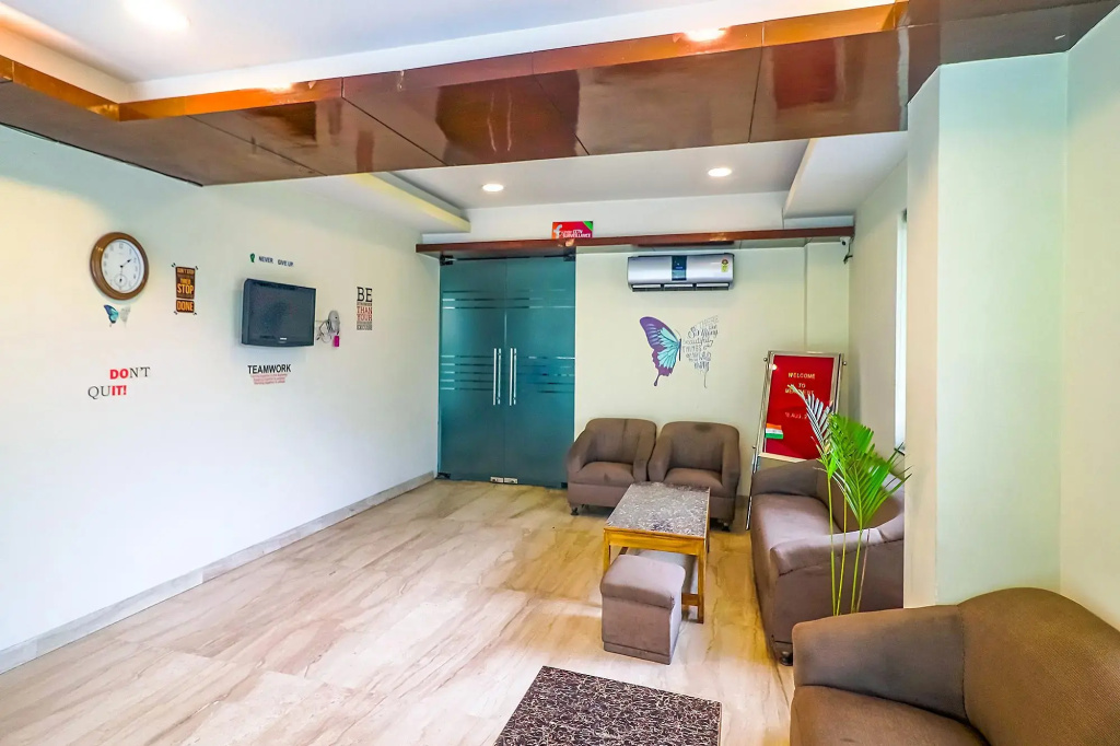 Lobby & Reception