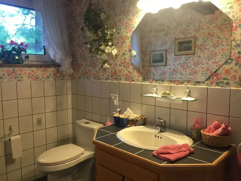 Double Suite with garden view (full double bed)