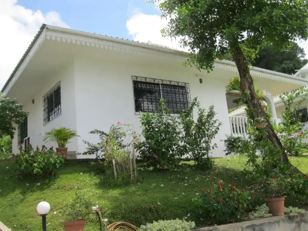 2 Bedrooms Cottage
