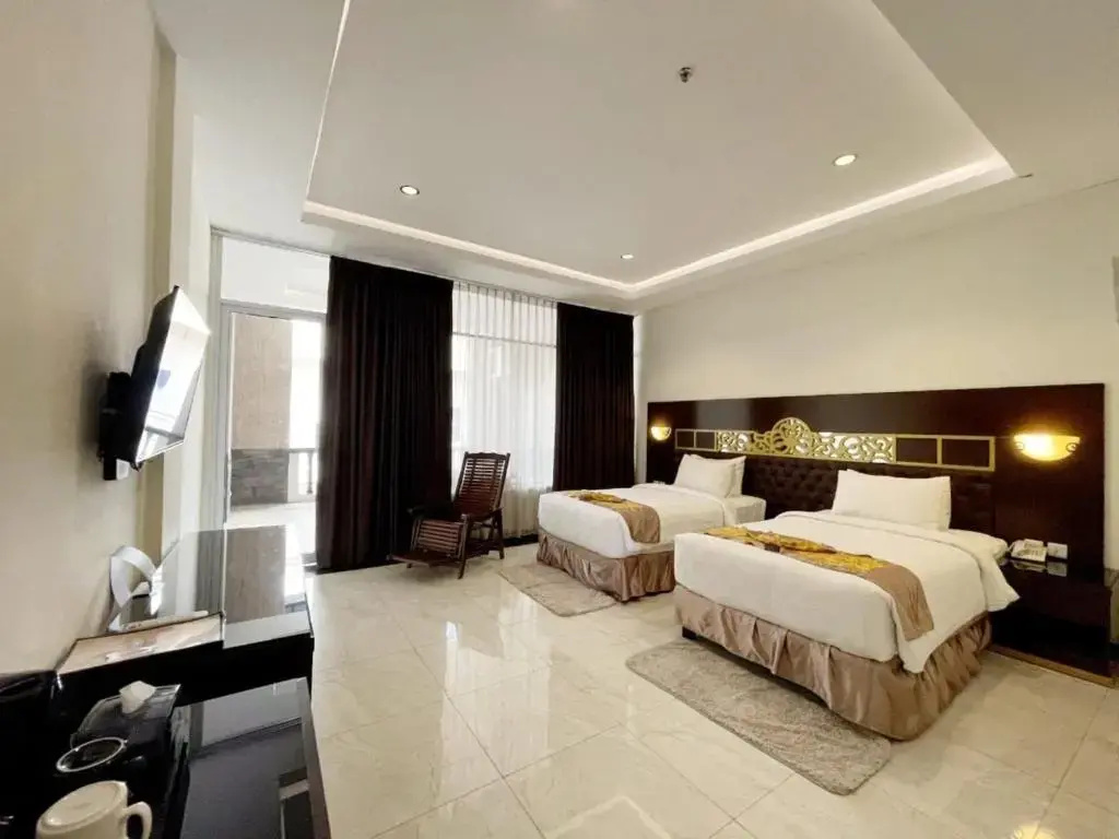 Deluxe Double room with balcony (full double bed)