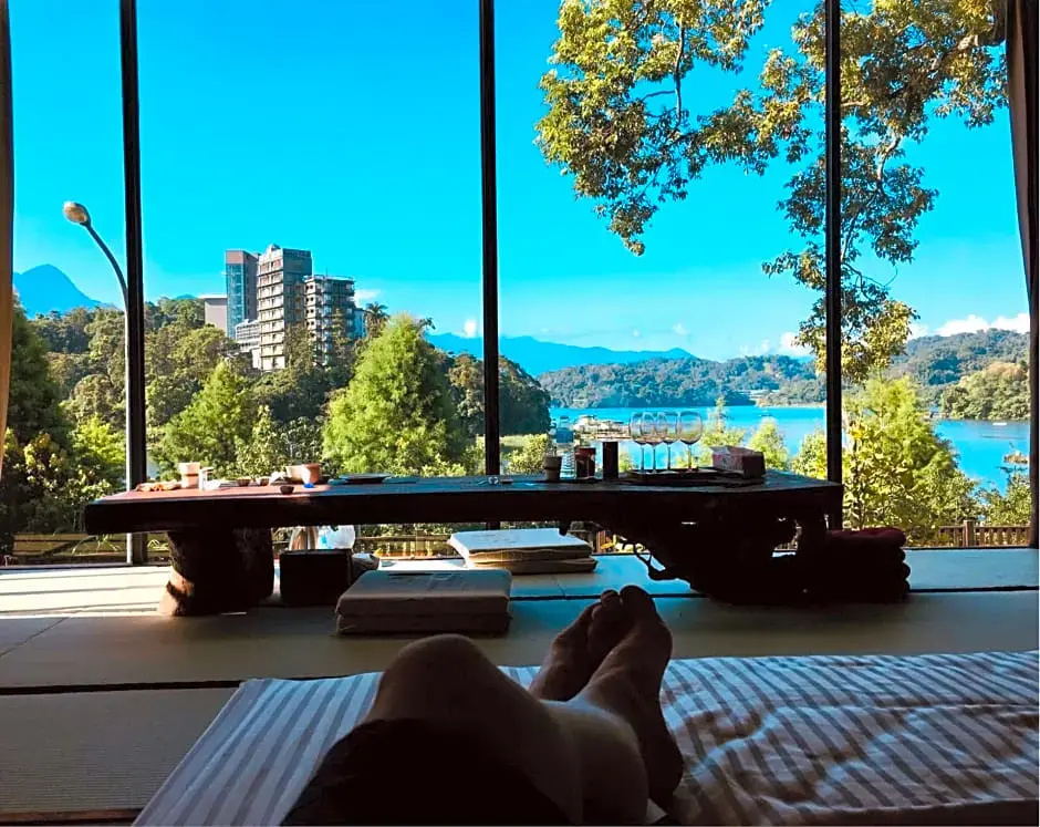 Standard Quadruple room with view
