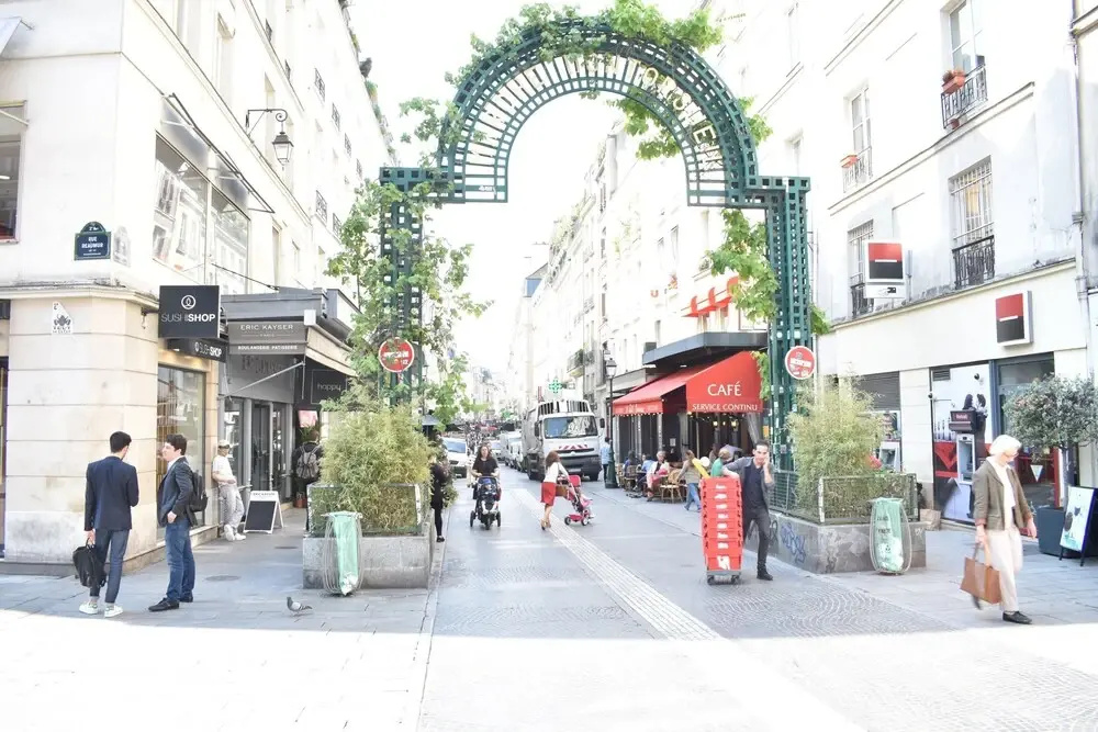 1 Bedroom Apartment In Central Paris