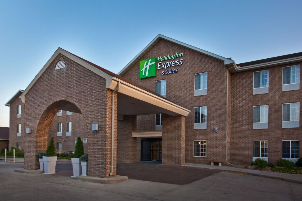 Holiday Inn Express & Suites Sioux Falls at Empire Mall, an IHG Hotel image