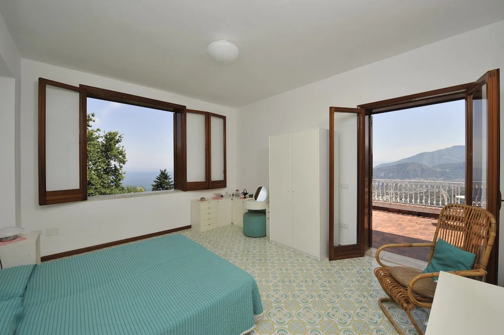 Standard Double room with balcony (full double bed)